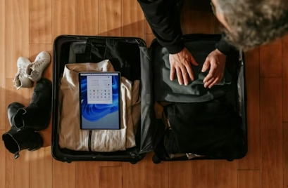 Smart Suitcase with GPS Enhancing Travel Security and Efficiency