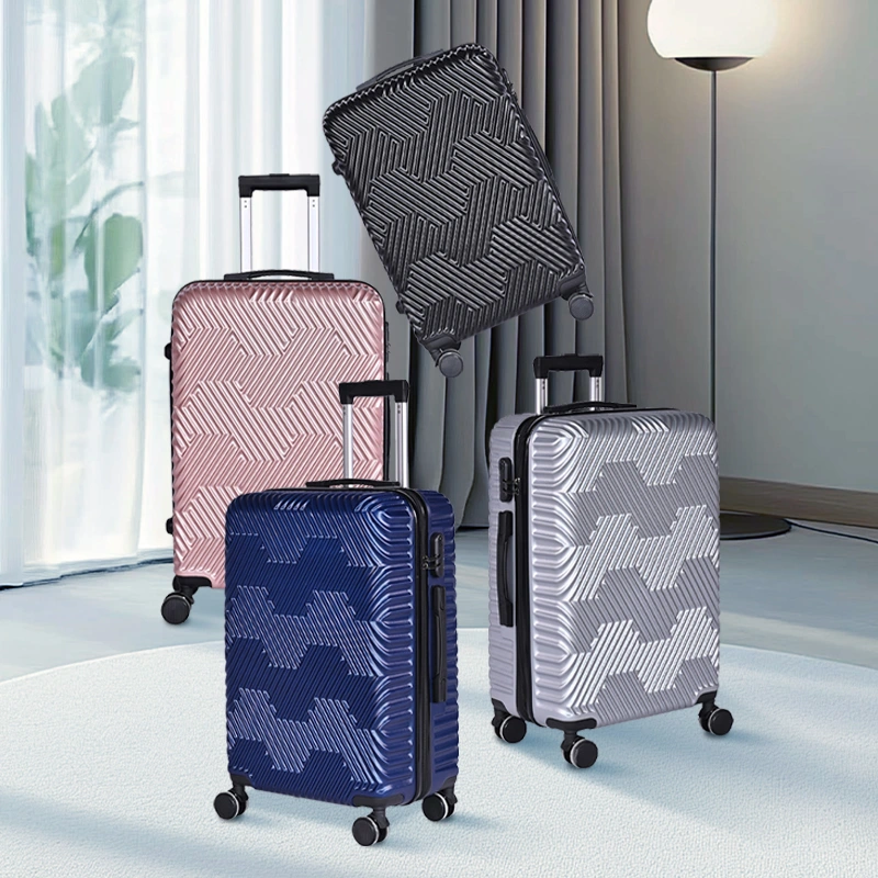 geometric-pattern-spinner-luggage