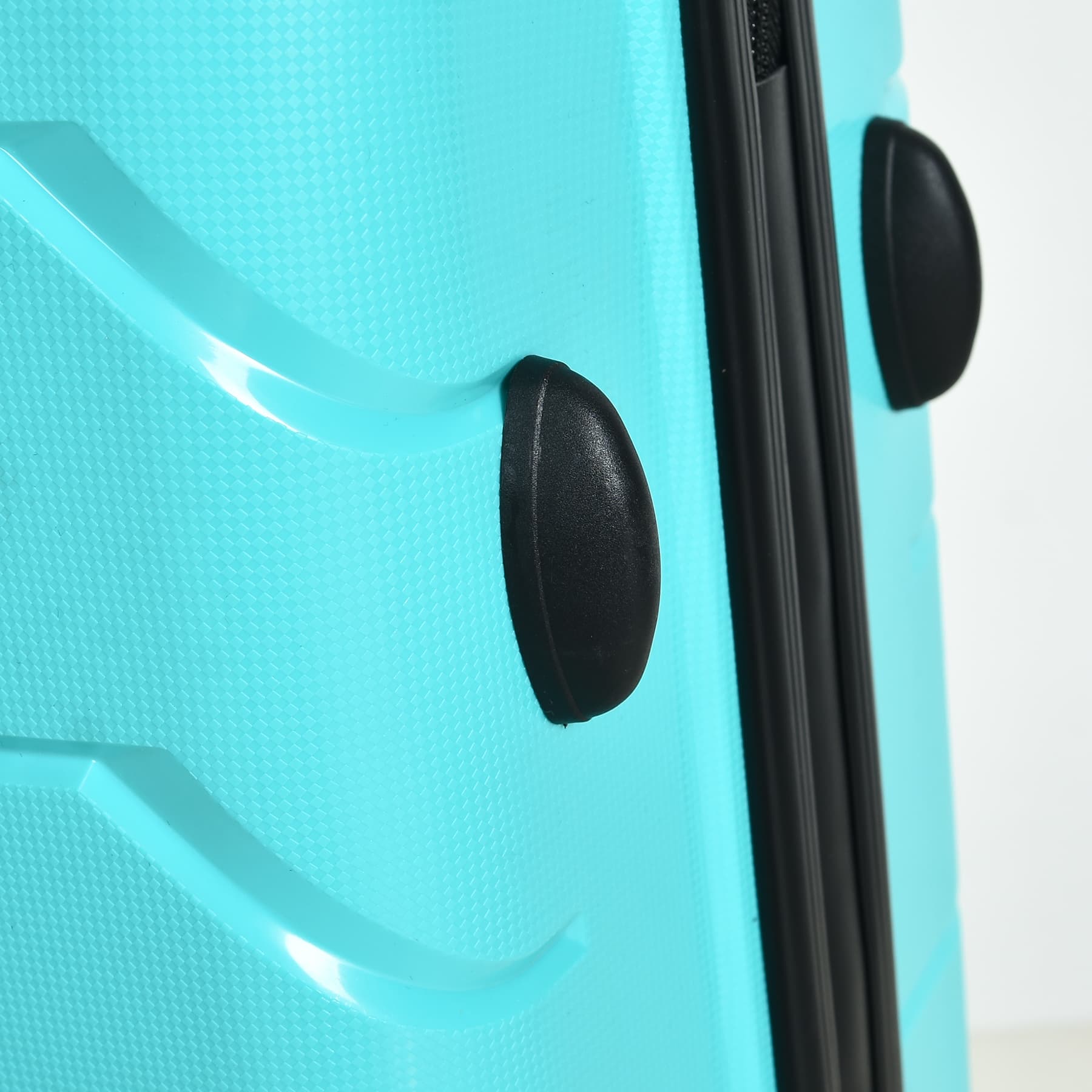 20 inch. pp material, suitable for weekend and city travel, lightweight and convenient