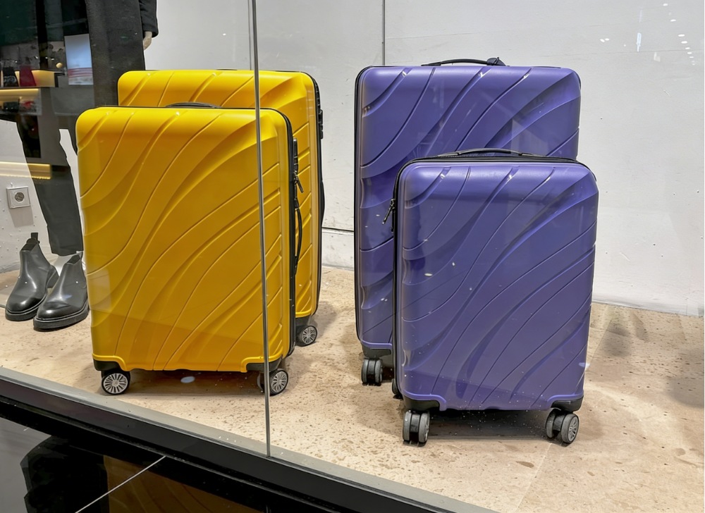 Hard vs Soft Luggage: Why PC/ABS Suitcases Are Best Hard vs Soft Luggage: Why PC/ABS Suitcases Are Best